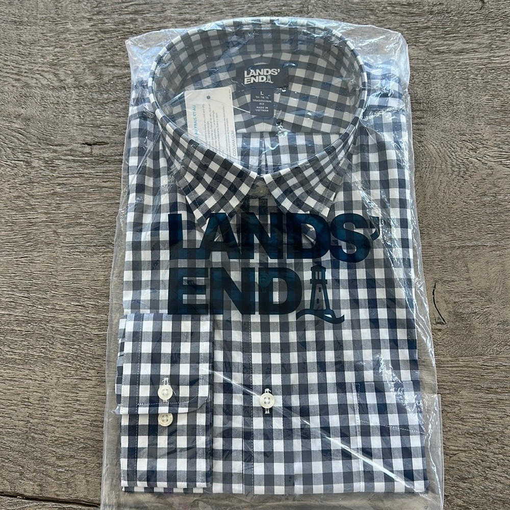Lands’ end Mens long sleeve button down shirt. Size L blue gingham pattern. NWT